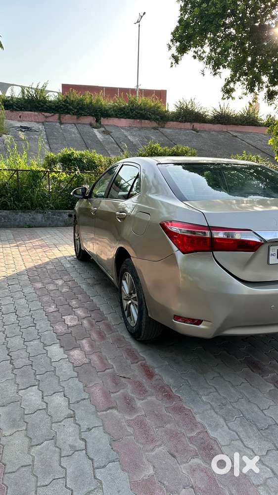 Toyota Corolla Altis Diesel 2015 (push Button Start )