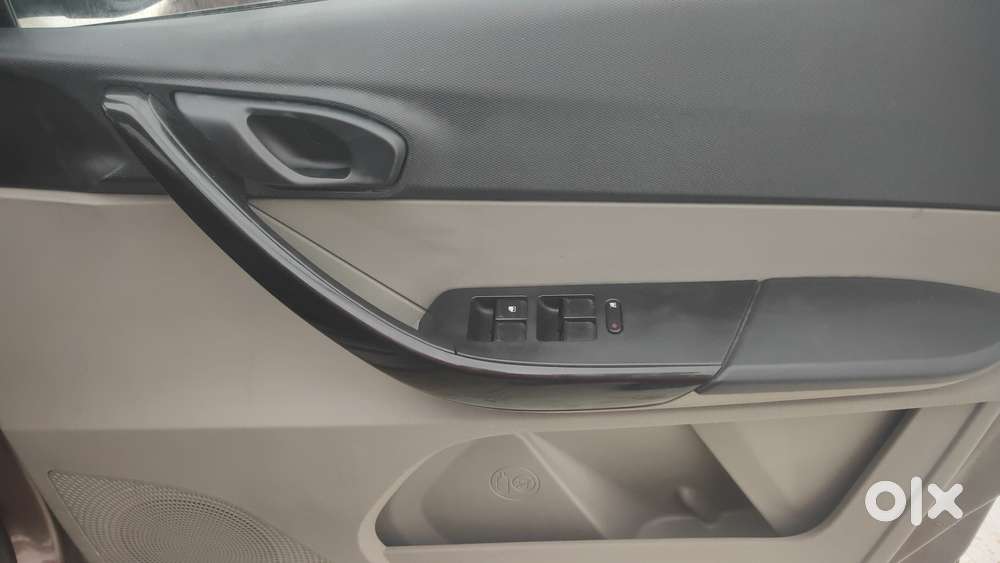 Tata Tiago 1.2 Revotron Xza, 2018, Petrol