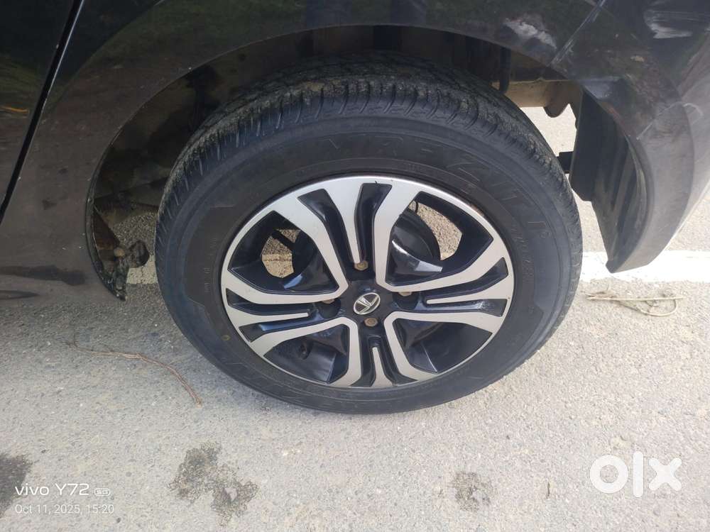 Tata Tiago 1.2 Revotron Xt (o), 2023, Petrol