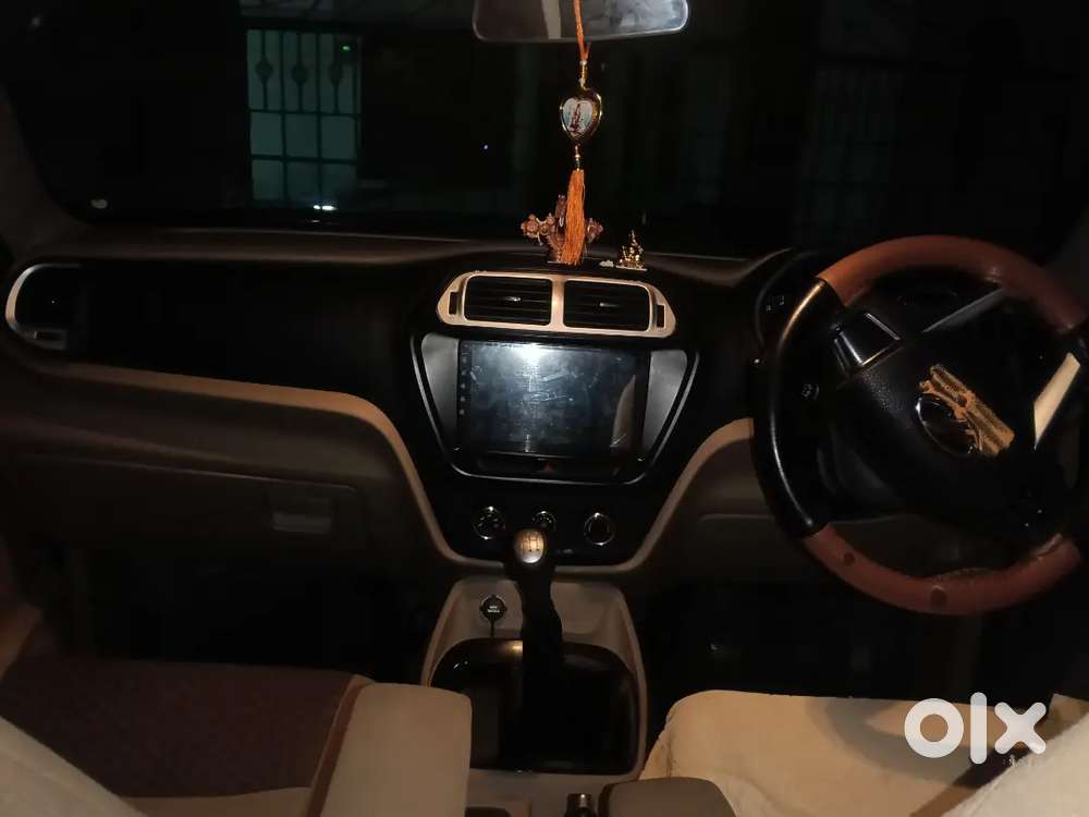 Mahindra Tuv 300 2017