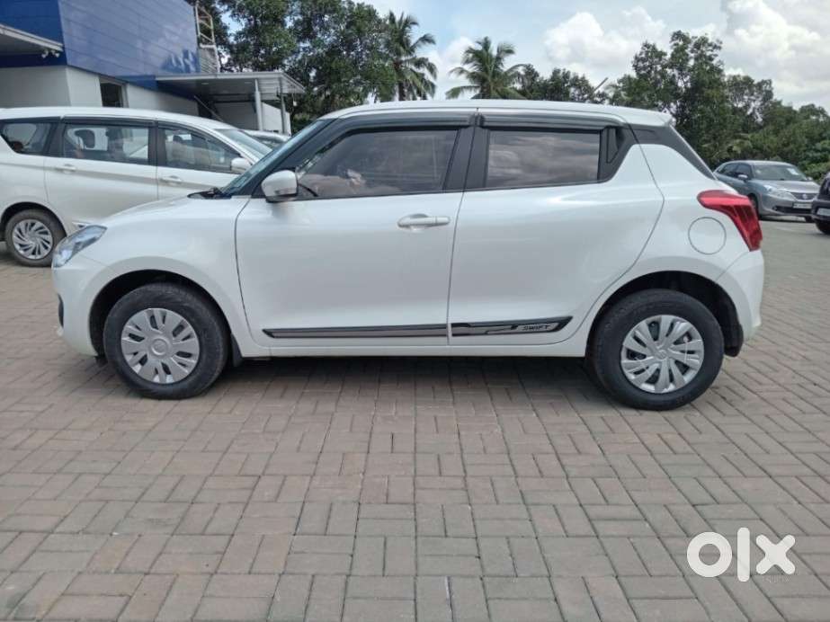Maruti Suzuki Swift, 2022, Petrol