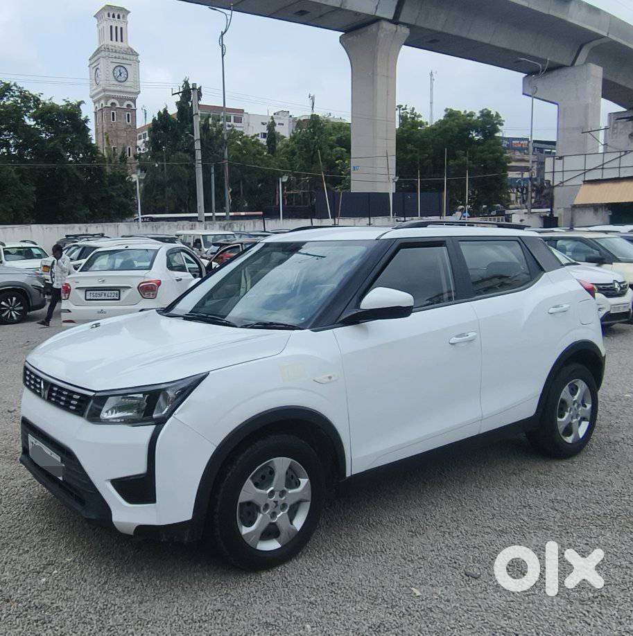Mahindra Xuv300 W4, 2023, Petrol