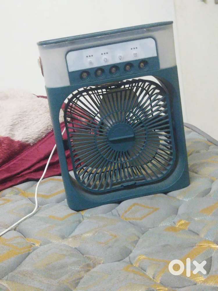 Mini cooler fan for kitchen use