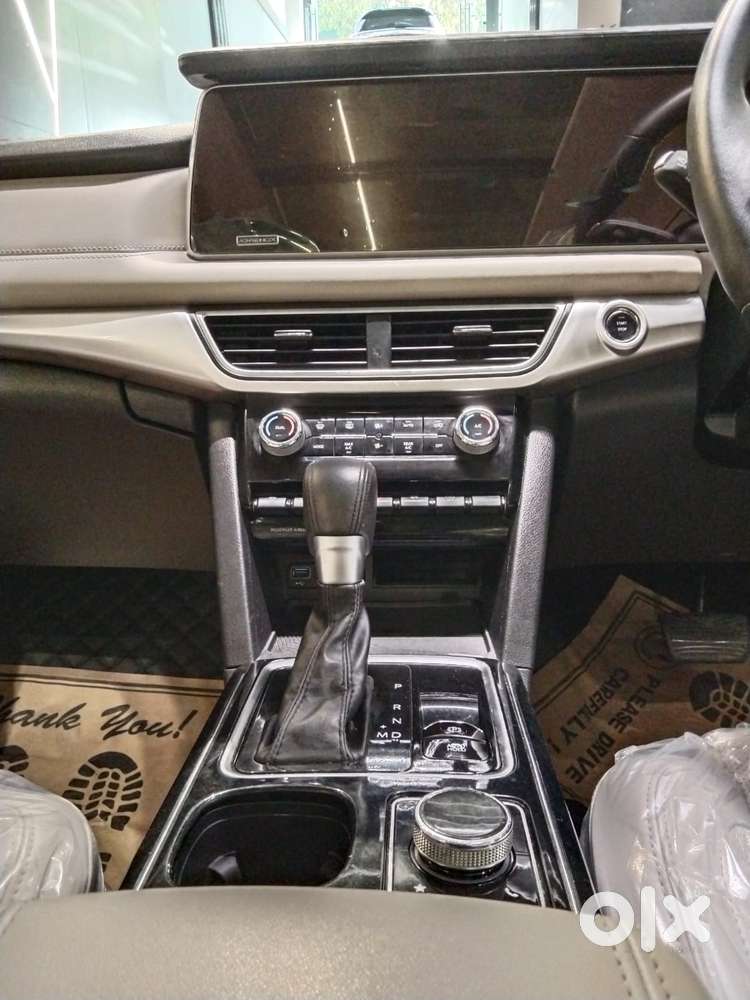 Mahindra Xuv700 2.0 Ax 7 Petrol At Luxury Pack Str, 2023, Petrol