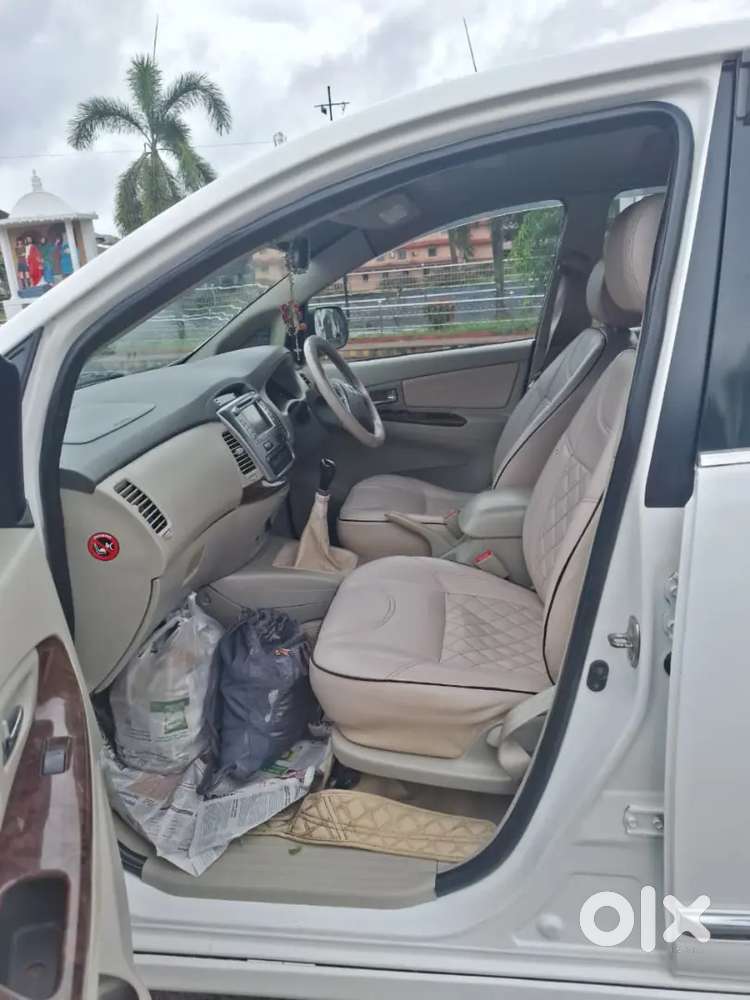 Innova 2.5 V Diesel (2014)