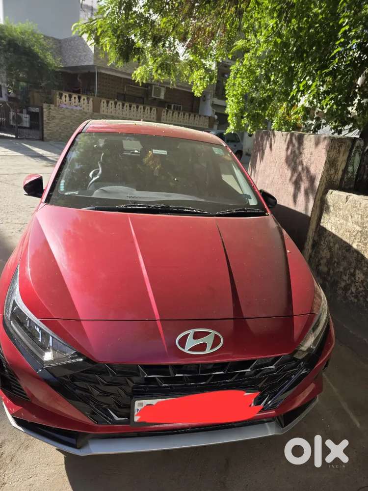 Single Hand Driven With Insurance, Battery,tyre,alloys,sunroof In Good