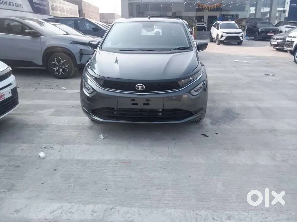 Tata Altroz 2025 Petrol 3155 Km Driven