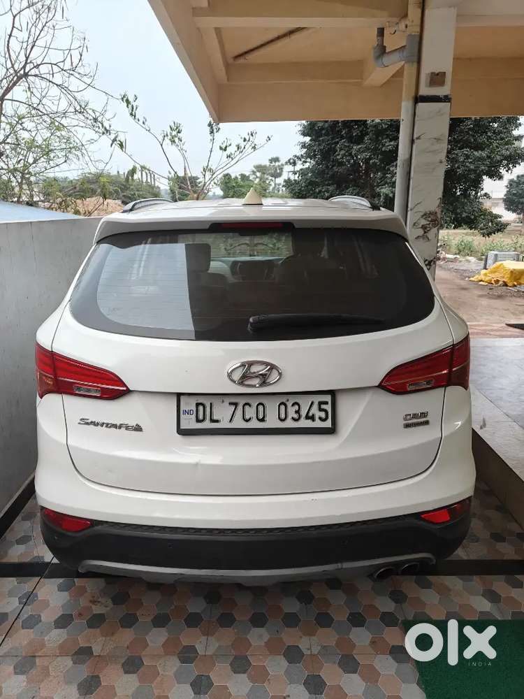 Hyundai Santa Fe 2015 Diesel 90000 Km Driven