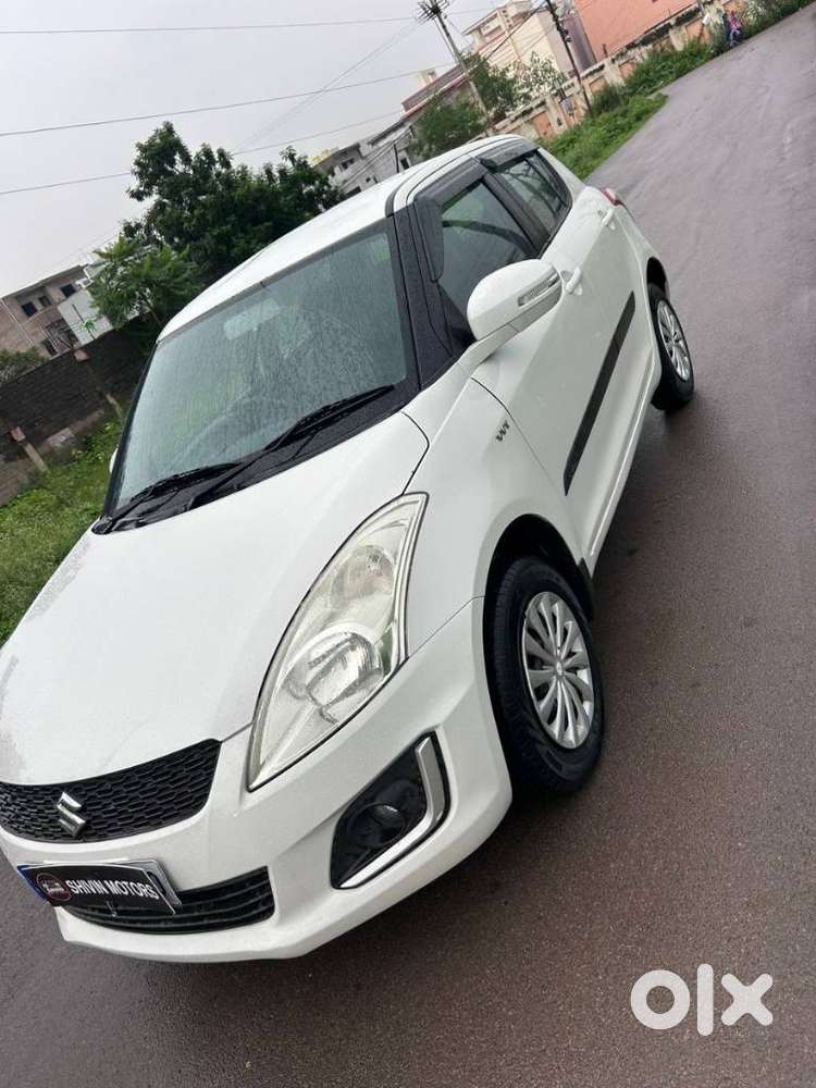 Maruti Suzuki Swift Vxi Abs Bsiv, 2016, Petrol