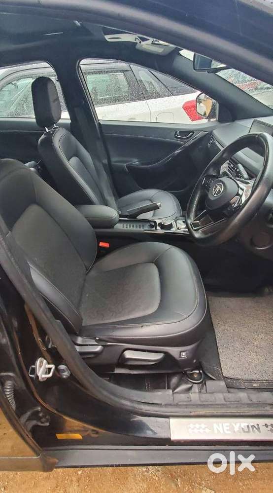 Tata Nexon 1.2 Revotron Xza Plus Luxs Red Dark Edition Amt, 2023, Pe..