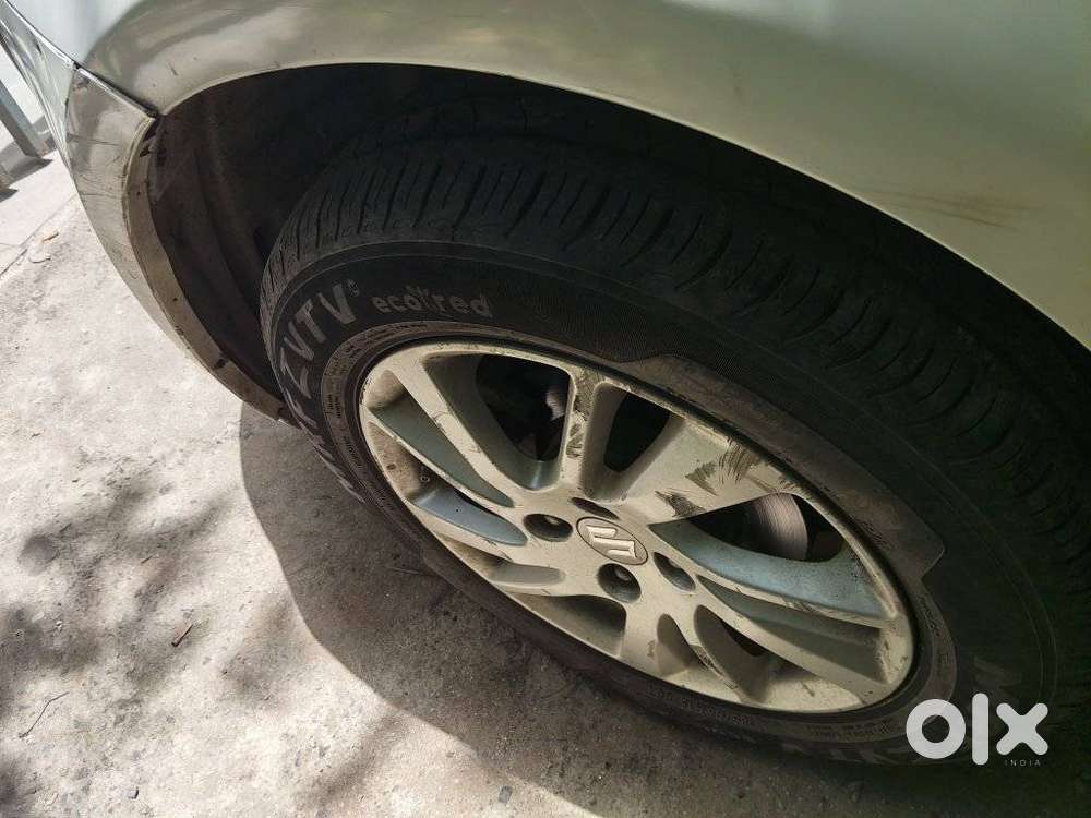Maruti Suzuki Swift Zxi, 2012, Petrol