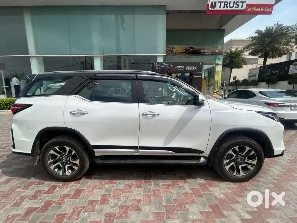 Toyota Fortuner Legender 2024