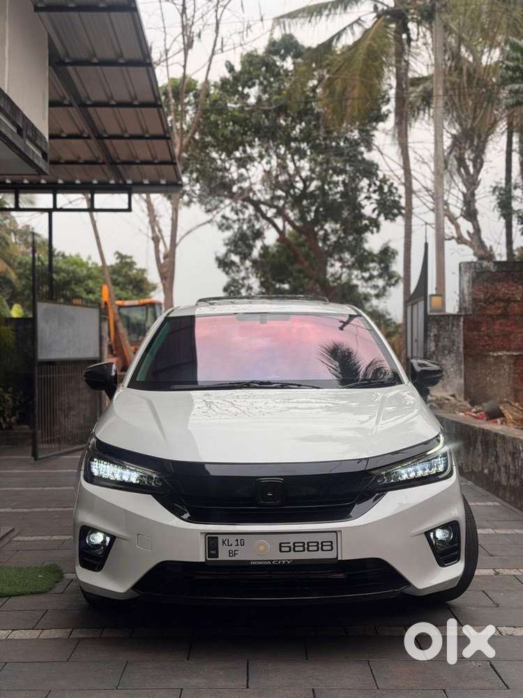 Well Maintained Vehicle  Showroom Service Only Insurance 1 Year