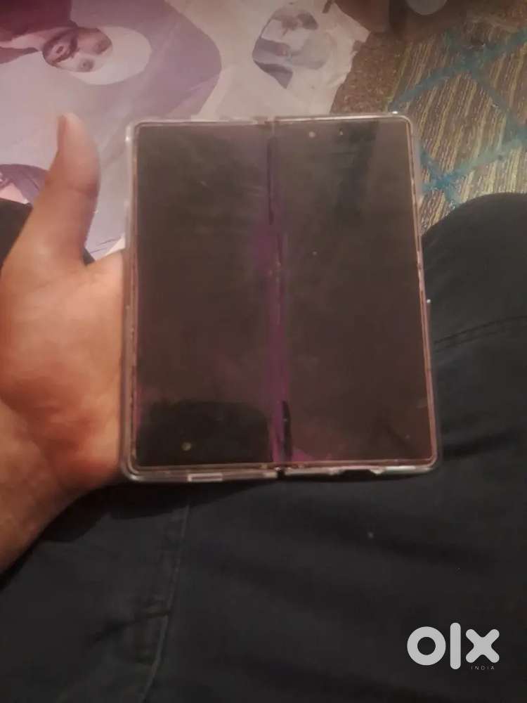 Samsung zfold2 hai display damage hai