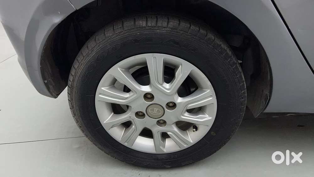 Tata Tiago Xza, 2018, Petrol