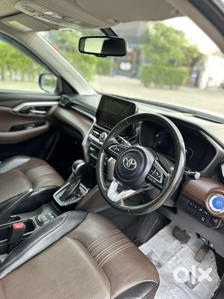 Toyota Urban Cruiser Hyryder 1.5 V Hybrid, 2024, Cng & Hybrids