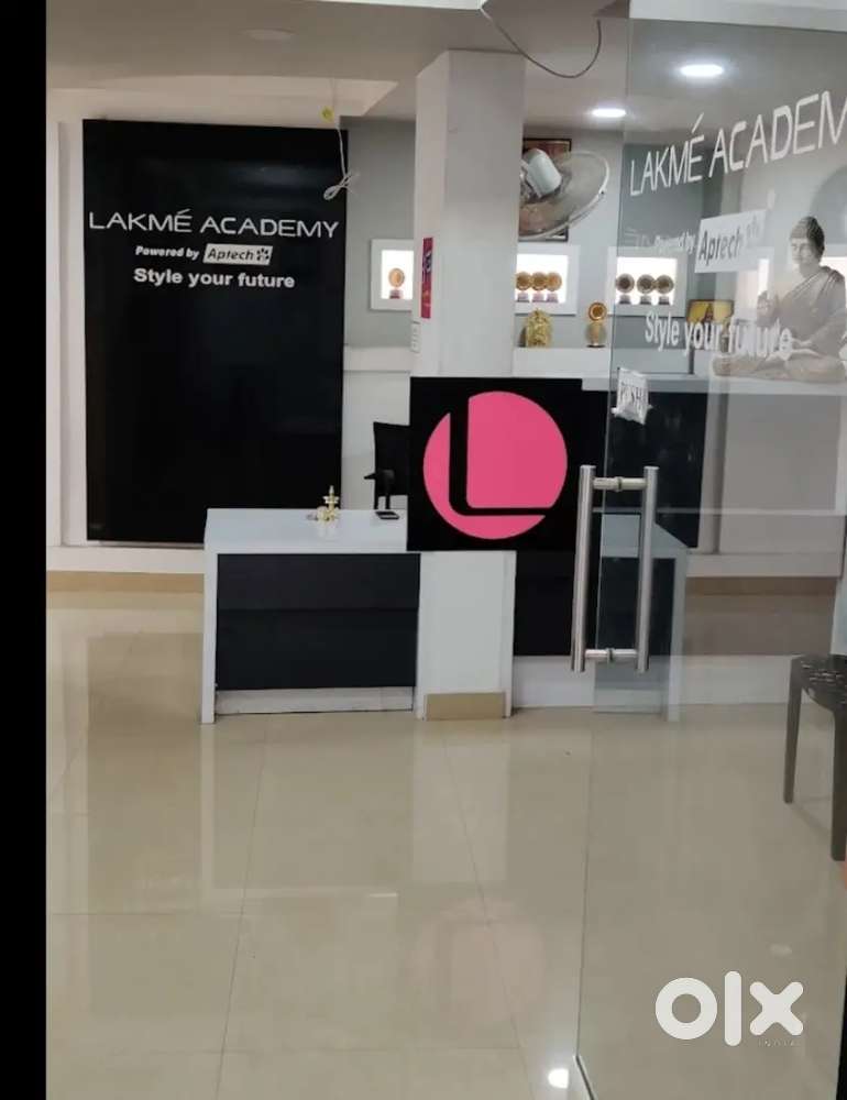 Hiring Female Student Counsellor - Lakme Academy, Thampanoor