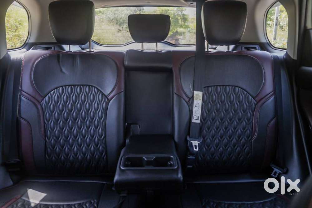 Maruti Suzuki Grand Vitara 1.5 Delta Smart Hybrid At, 2023, Petrol