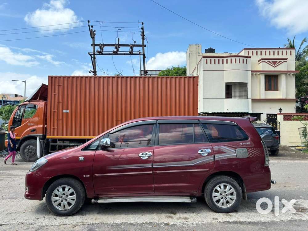 Toyota Innova 2010 Diesel Well Maintained
