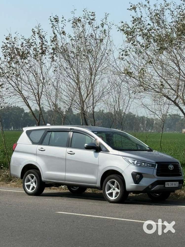 Toyota Innova Crysta 2017 Diesel Well Maintained