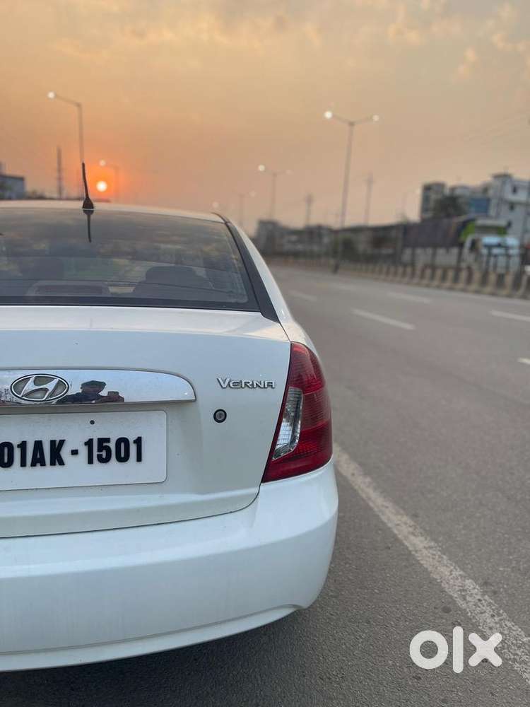 Hyundai Verna 2010 39000 Km Driven Well Maintained.