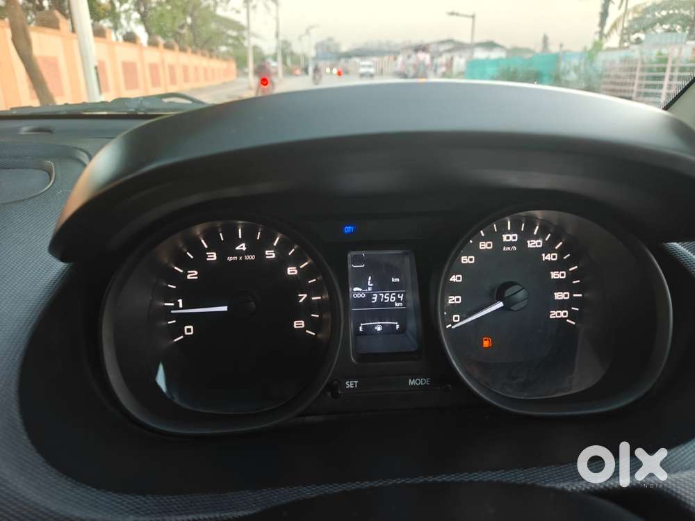 Tata Tiago 1.2 Revotron Xt Option, 2017, Petrol