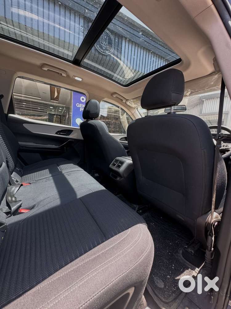 Mahindra Xuv700 2.2 Ax 5 Diesel At 7 Str, 2024, Diesel
