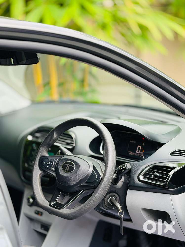 Tata Tiago 1.2 Revotron Xt (o), 2024, Petrol