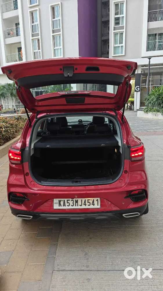 Mg Astor 1.3 Turbo With Adas Level 2- Red And Black Interior