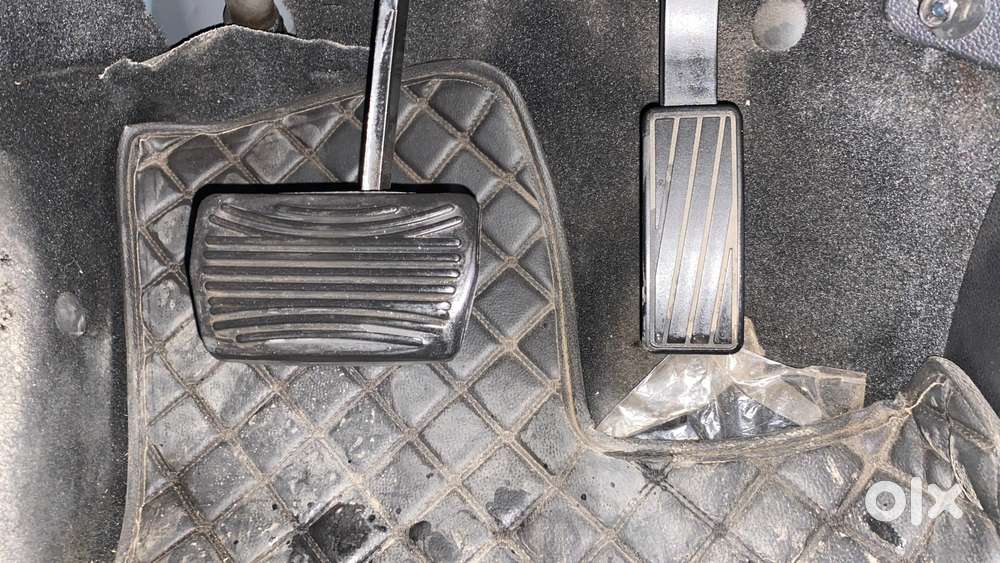 Mahindra Xuv700 2.0 Ax 5 Petrol At Str, 2023, Petrol