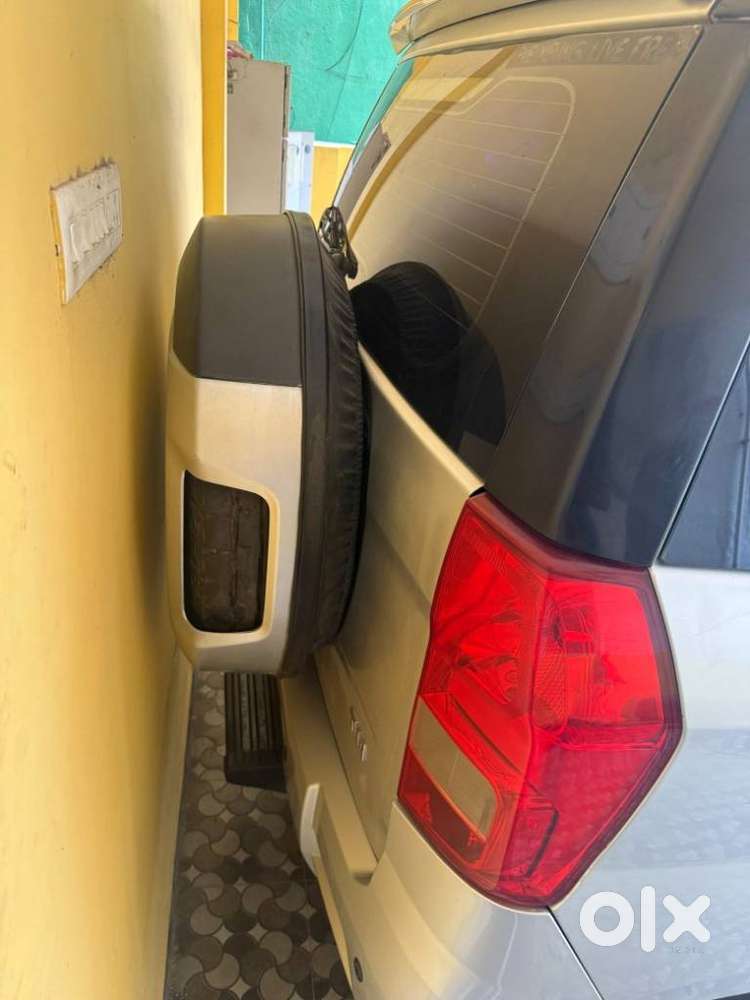 Mahindra Tuv 300 T10, 2018, Diesel