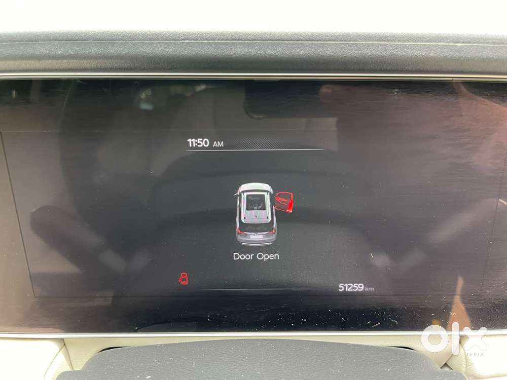 Mahindra Xuv700 2.0 Ax 7 Petrol At Str, 2021, Petrol