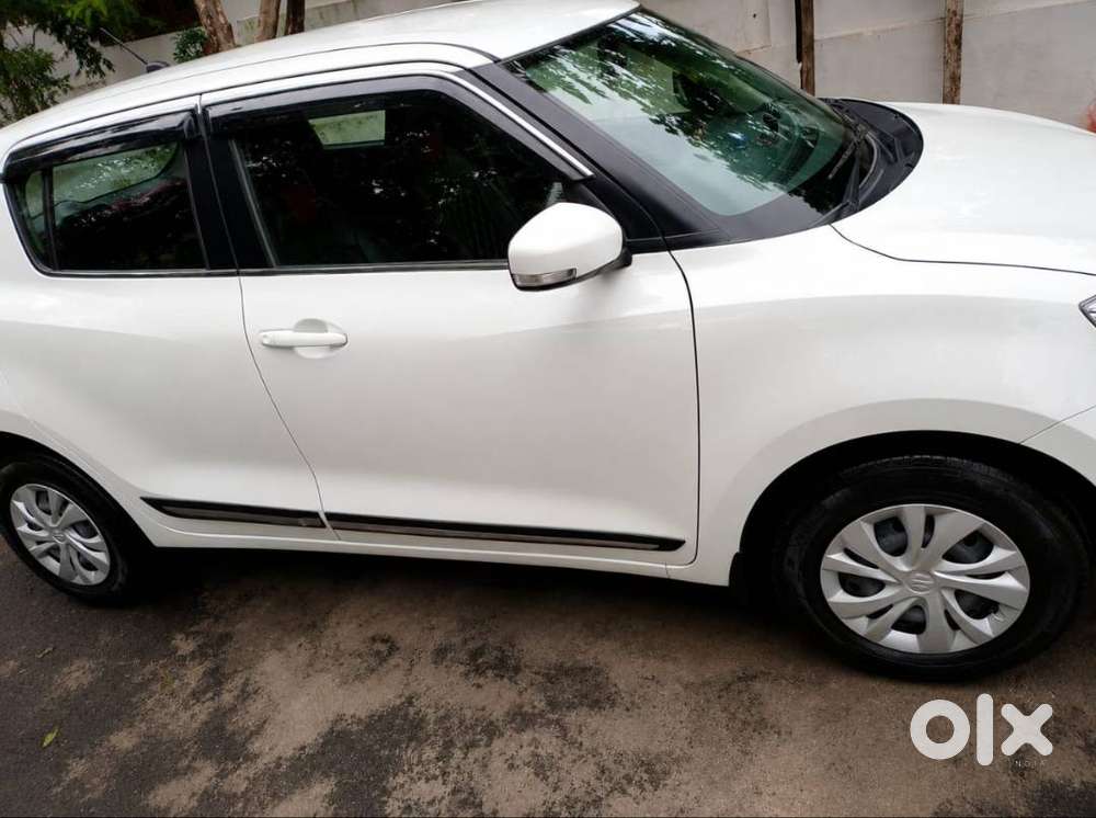 Swift Vxi Pertol + Manual In Very Good Condition