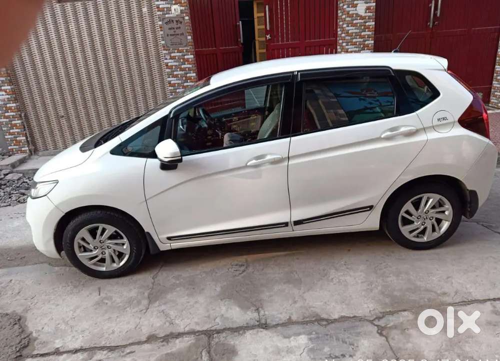 Honda Jazz 2018 Cng & Hybrids 75000 Km Driven