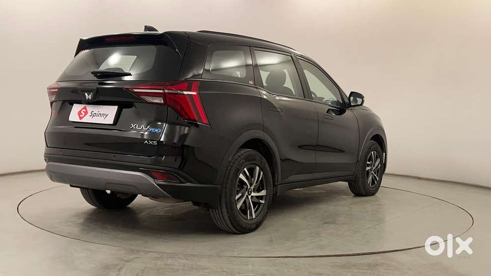 Mahindra Xuv700 2.0 Ax 5 Petrol Mt 7 Str, 2025, Petrol