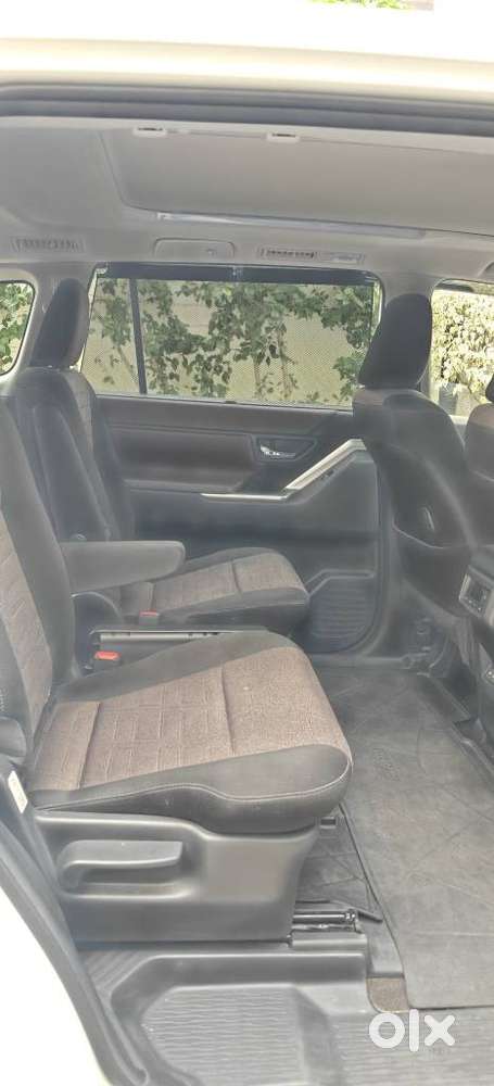 Toyota Innova Hycross 2.0 Vx (o) Hybrid 7 Str, 2025, Petrol