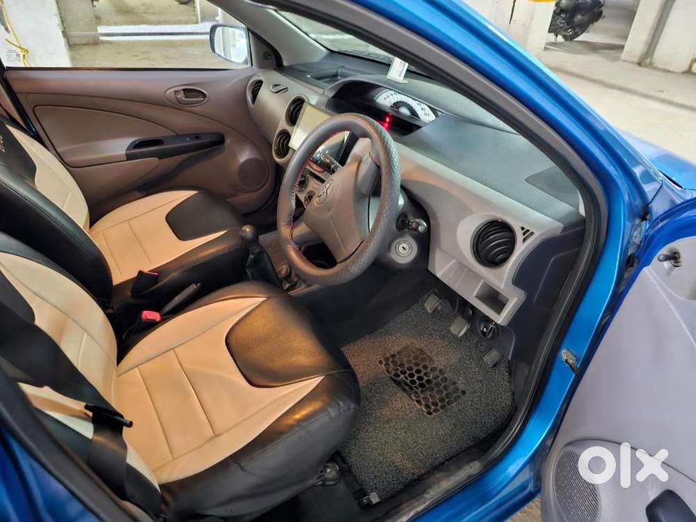 Toyota Etios Liva 2011 Petrol 90000 Km Driven