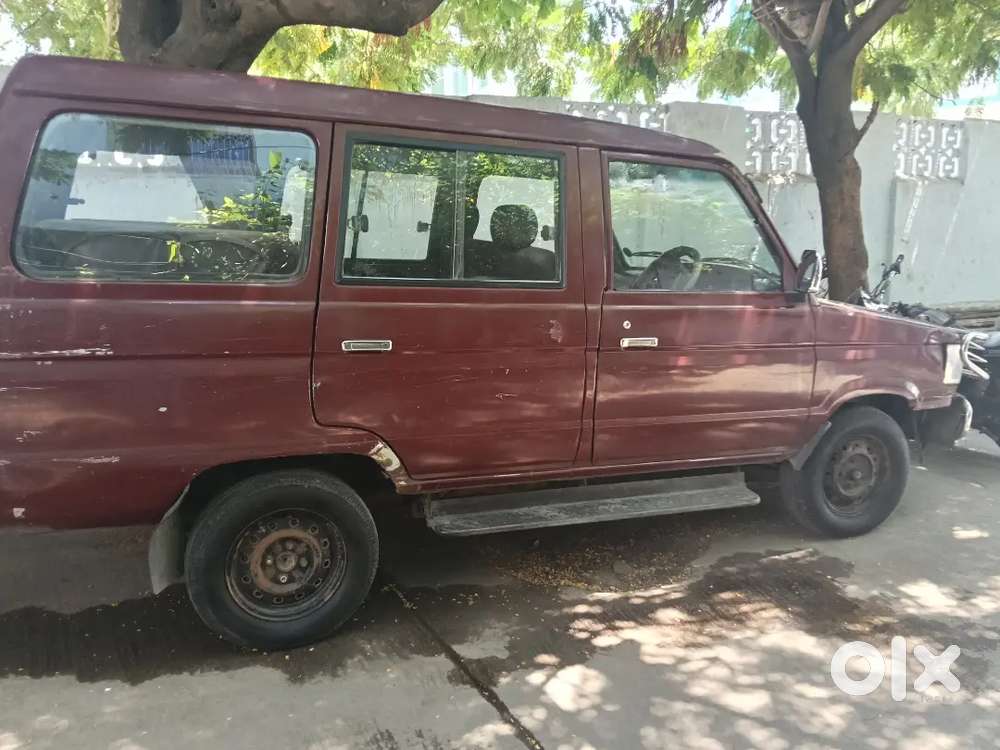 Toyota Qualis 2000