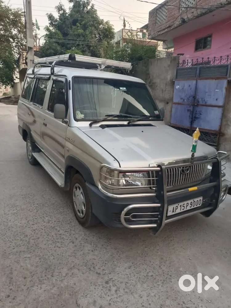 Toyota Qualis 2004 Diesel Well Maintained