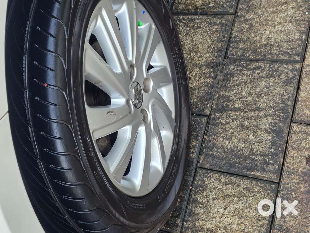 Maruti Suzuki Swift Dzire Zdi + Amt, 2016, Diesel