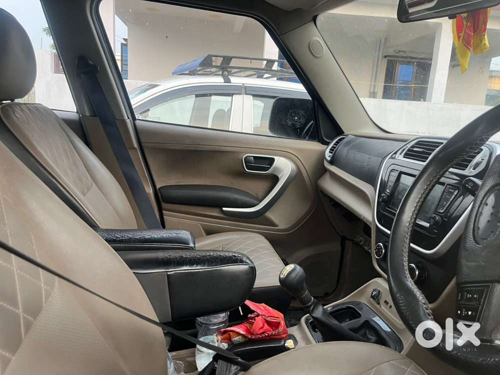 Mahindra Tuv 300 2018