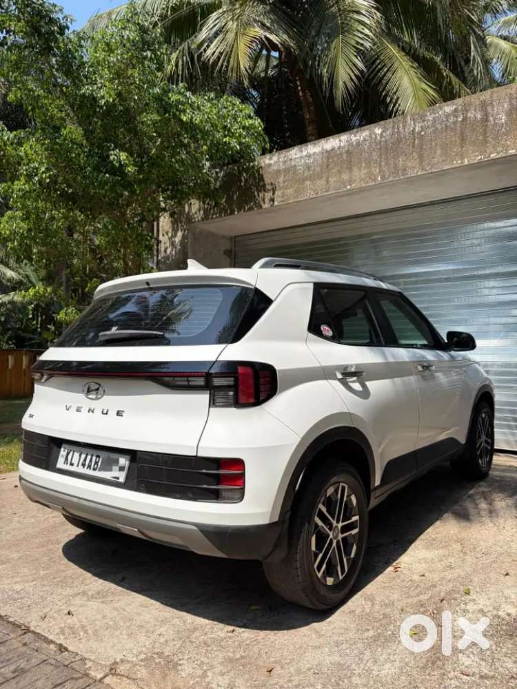 Hyundai Venue 2022 Diesel 95000 Km Driven