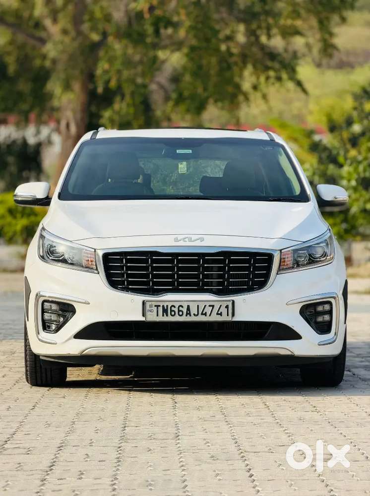 Kia Carnival Limousine 2022 Diesel Just 32000 Km Driven