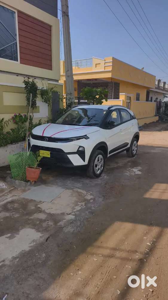 Tata Nexon 2025 Petrol 3300 Km Driven,