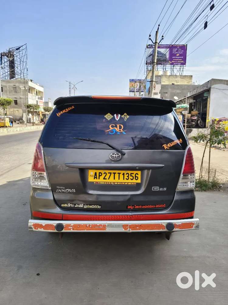 Toyota Innova 2010 , Quater Tax 7+1