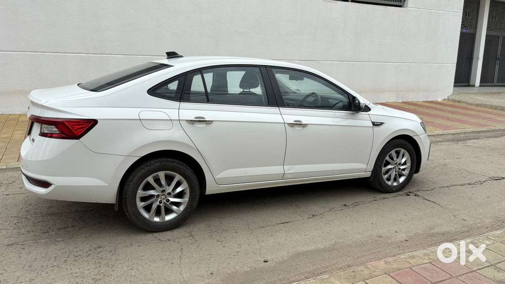 Skoda Slavia Style 1.5l Tsi Mt, 2023, Petrol