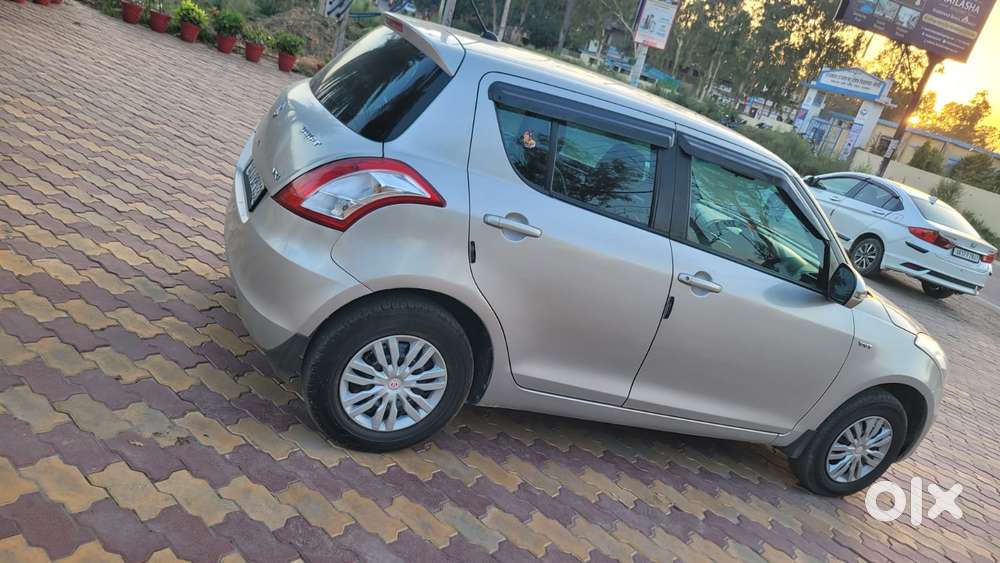 Maruti Suzuki Swift Vxi + Manual, 2016, Petrol