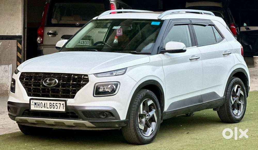 Hyundai Venue Sx+ At, 2022, Petrol