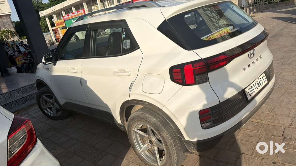 Hyundai Venue Petrol 2023