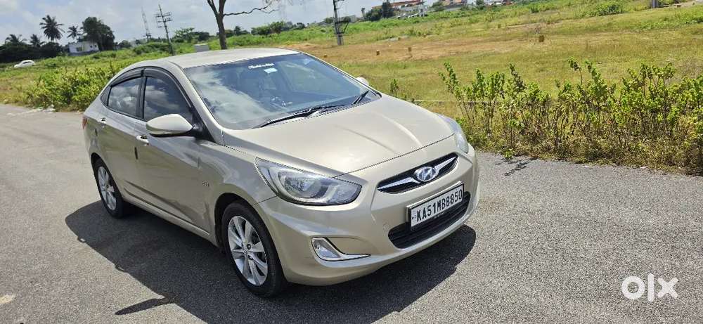 Hyundai Verna 1.6 Crdi 2011 Manual